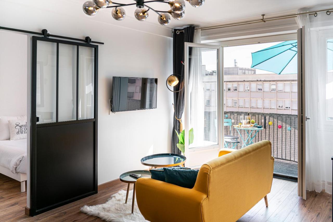 Au Palais Des Pyrénées! Hyper Centre -clim-balcon-parking Gratuit Appartement *